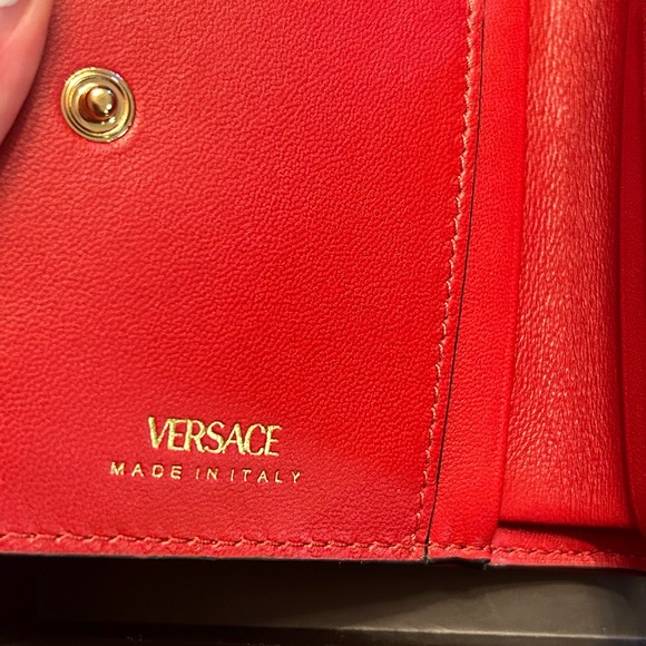 AUTHENTIC VERSACE WALLET - Picture 6 of 7